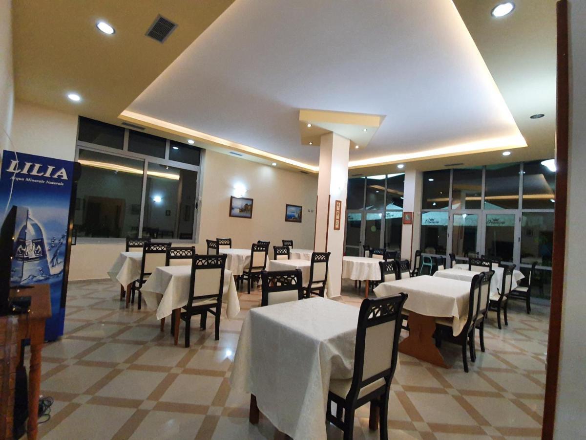 Risus Hotel Golem  Esterno foto