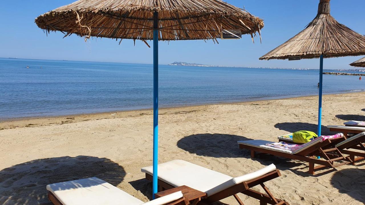Risus Hotel Golem  Esterno foto