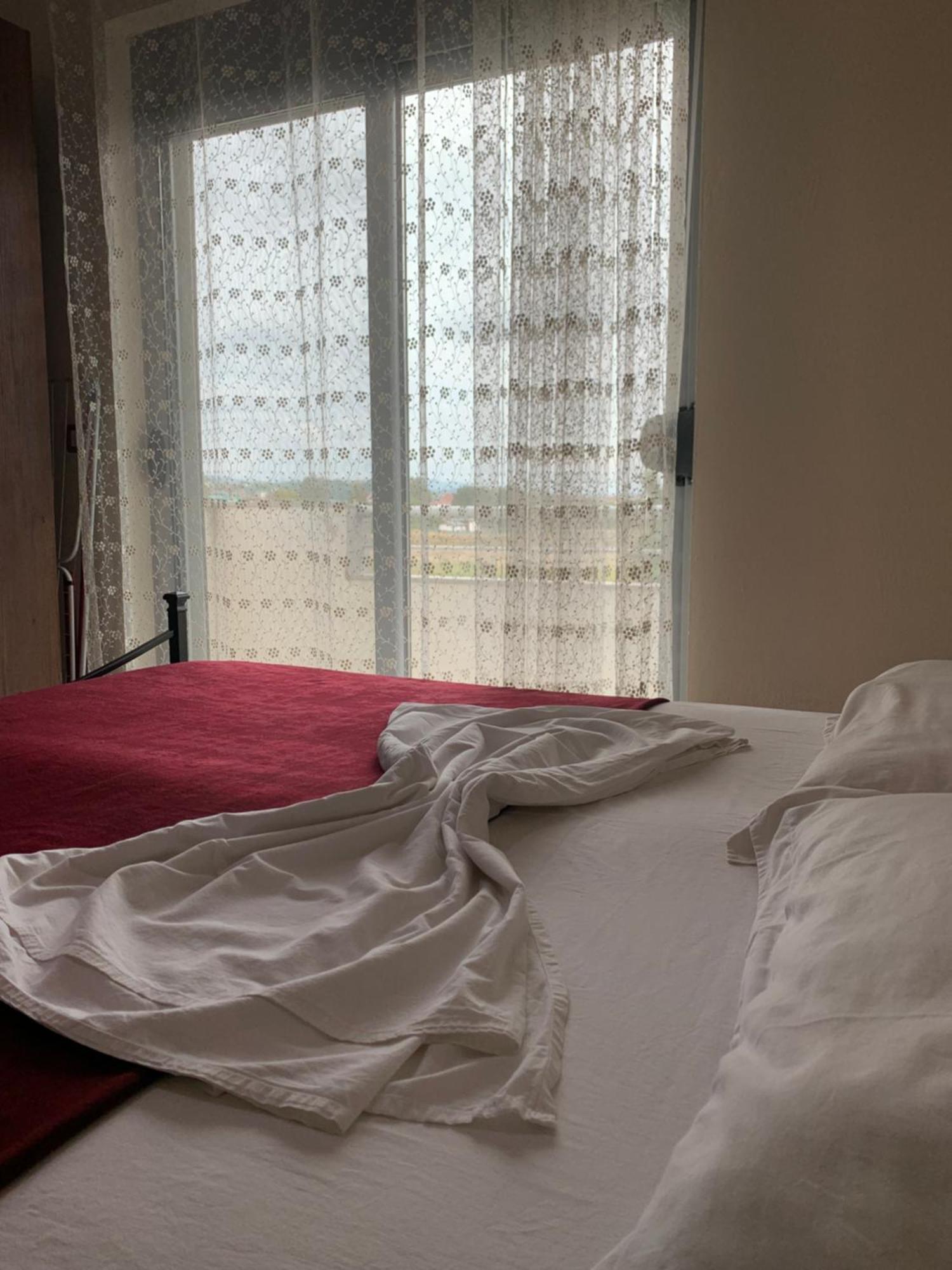 Risus Hotel Golem  Esterno foto