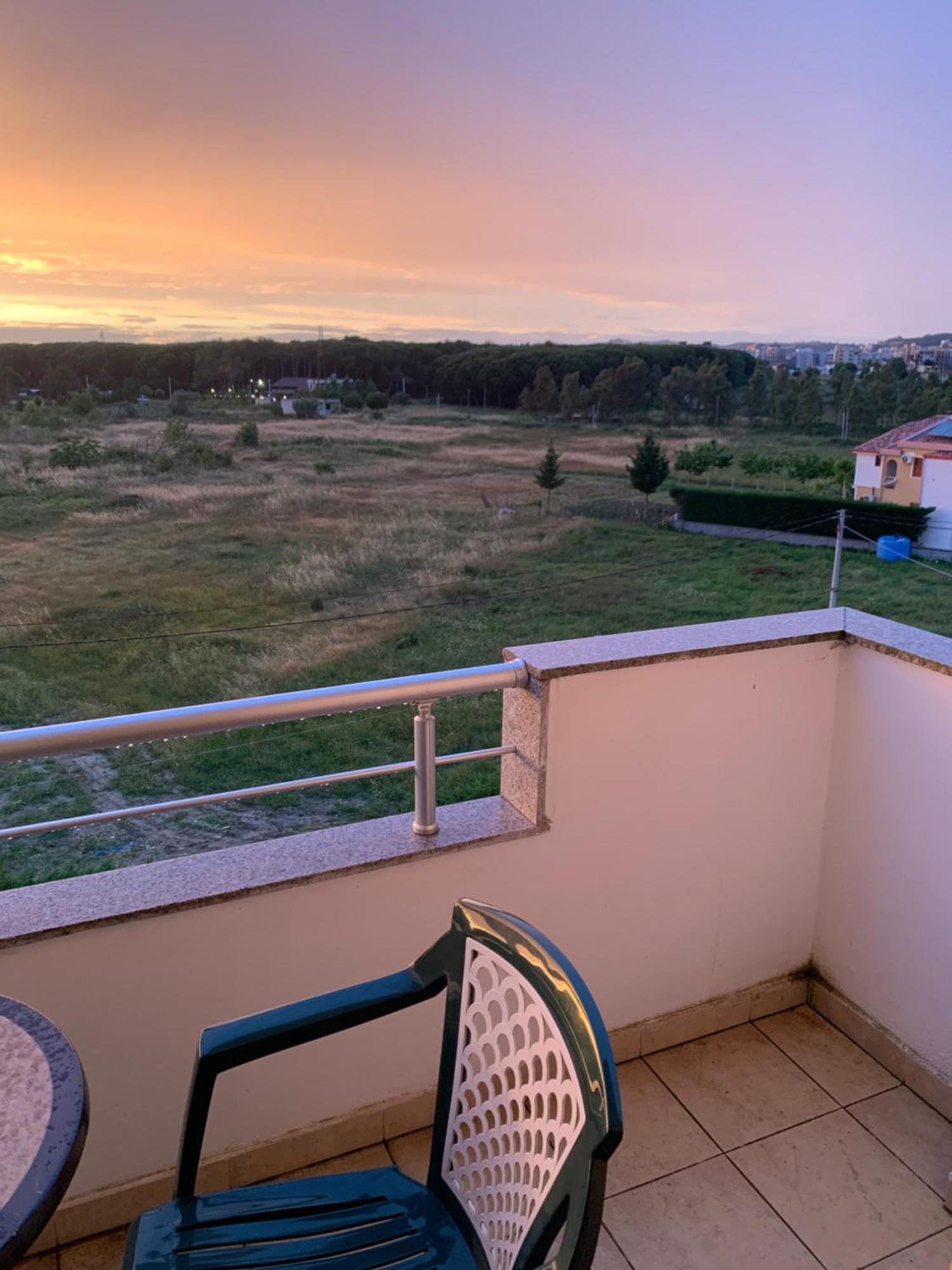 Risus Hotel Golem  Esterno foto