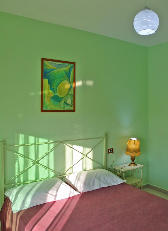 Risus Hotel Golem  Esterno foto