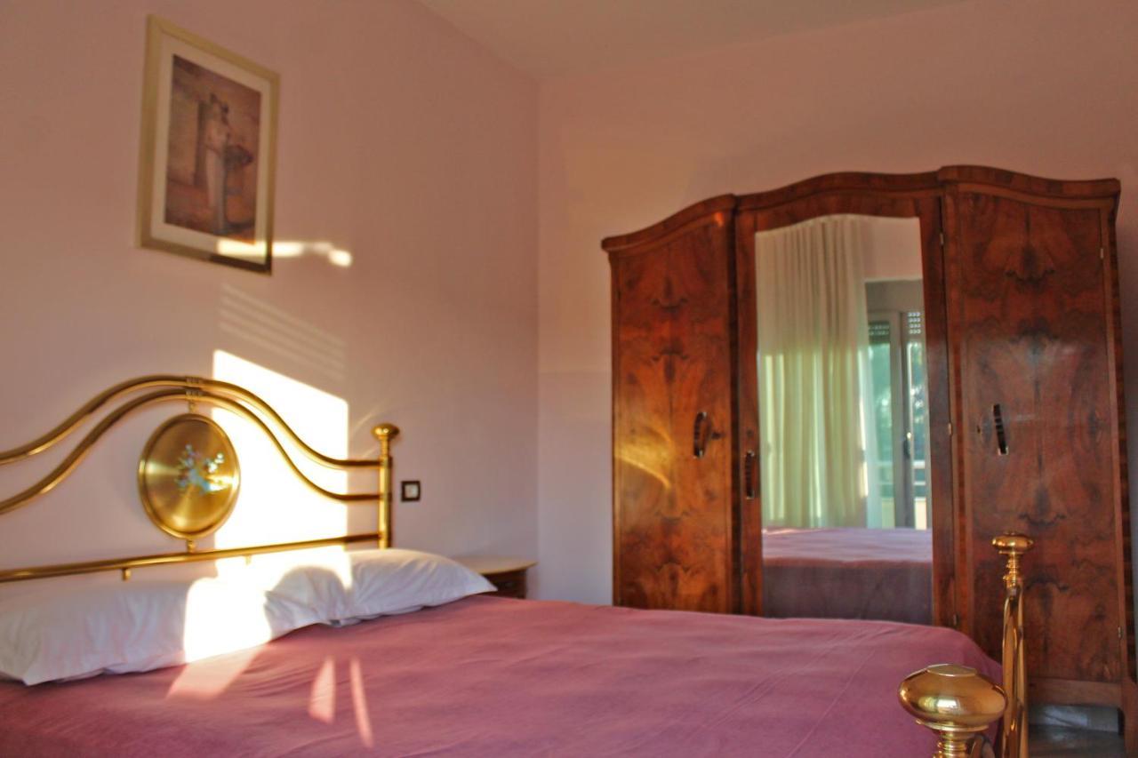 Risus Hotel Golem  Esterno foto