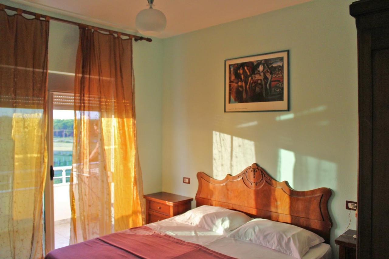 Risus Hotel Golem  Esterno foto