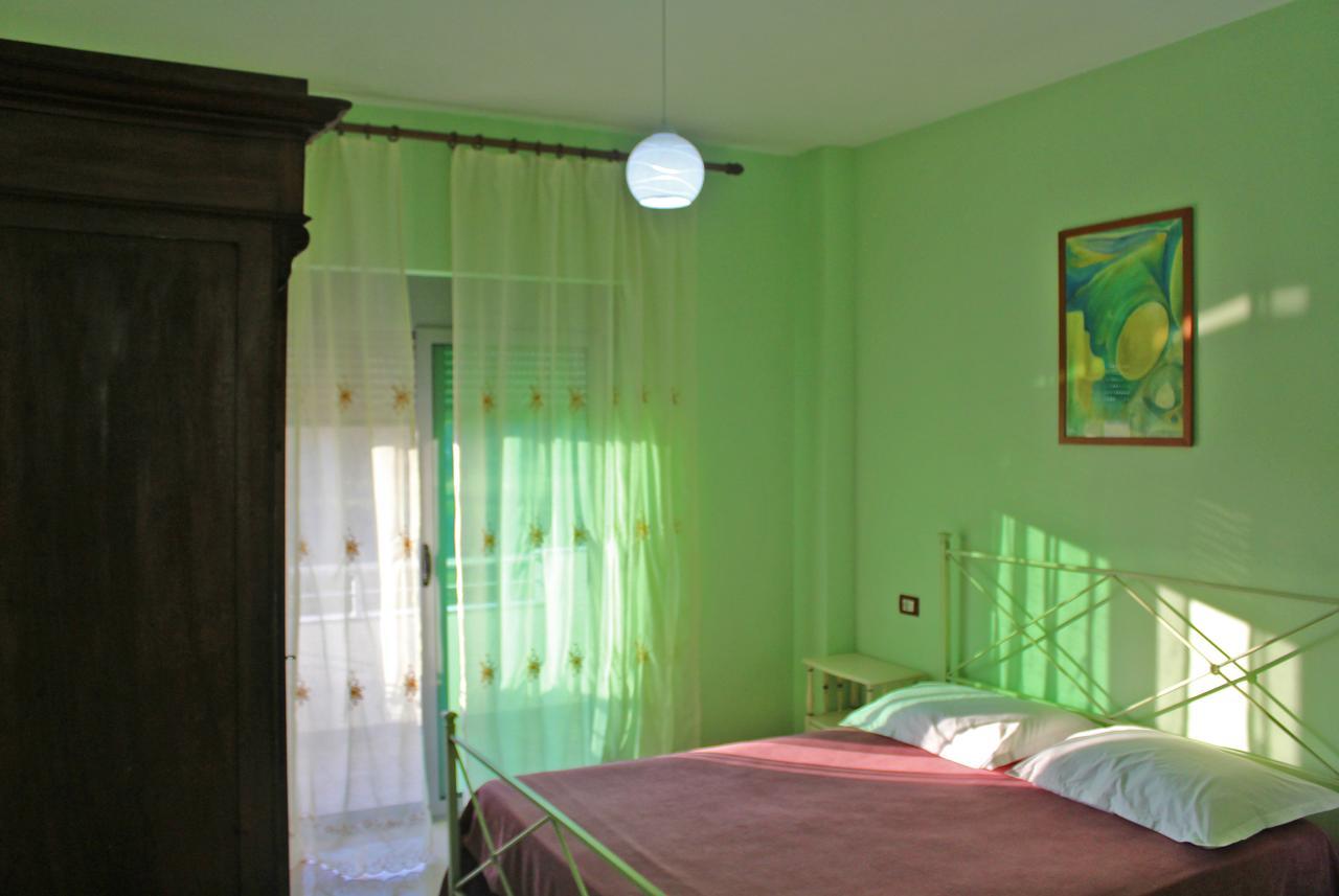 Risus Hotel Golem  Esterno foto