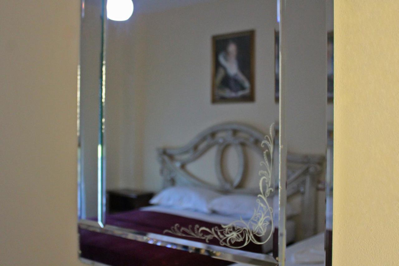 Risus Hotel Golem  Esterno foto